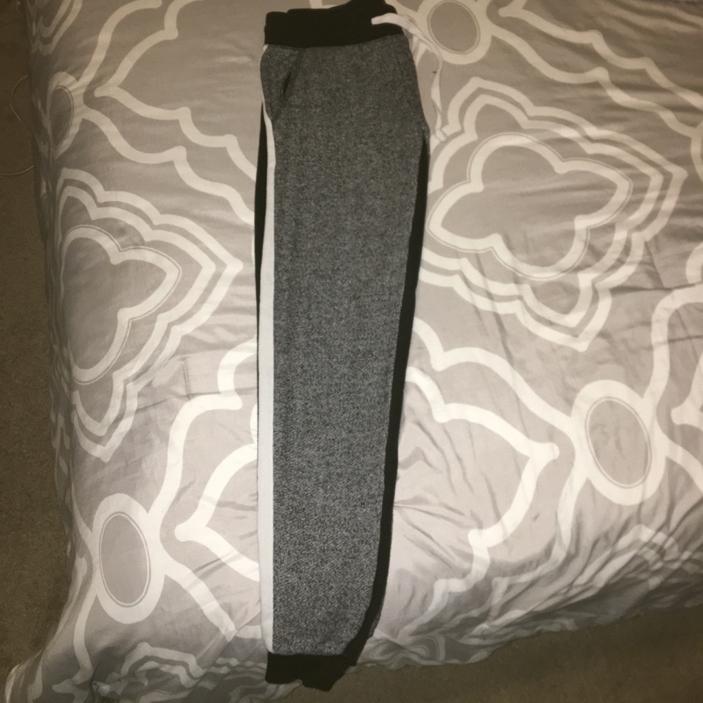 Pants - Picture 3 of 4